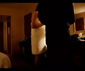 Practică practică blondă în spumă video clipuri xxl de baie completă
