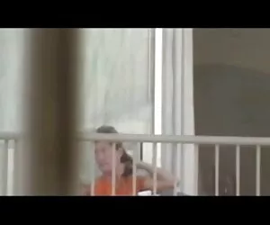 A văzut o fată frumoasă masturbându-se și sa alăturat ei clipurixxx mângâindu-se.