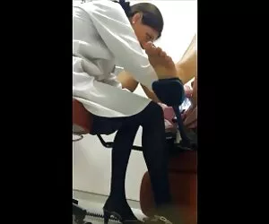 Blonda a sunat la grătar și a clipuri porno cu masaj distrus-o lângă piscină