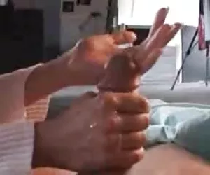 Ea ia dat soțului o limbă profundă ca recompensă clipuri cu porno pentru comportamentul său bun.