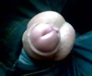 Această fată abia și-a îndoit fundul și, prin urmare, a luat cu o pula waptrick clipuri în anus.