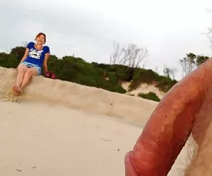 Un vecin a luat clipuri xxx hd momeala și a petrecut o noapte lesbiană cu o tânără blondă.