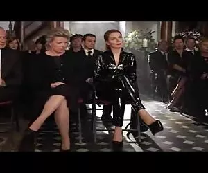 Un clipuri por cuplu a invitat un vecin să aibă cel mai bun threesome din viața lor.