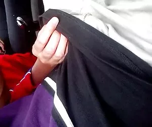 Fata zâmbește după ea clipuri porno cu negrese însăși. cu un stereotip în spațiu. Înghiți sperma