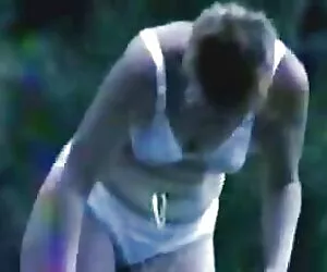 Femeia Latină supusă este gata să-și clipuri video xxx satisfacă soțul în orice fel.