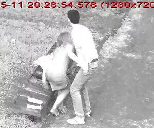 În narghilea, trei staruri porno au experimentat o clipuri porno cu mature bandă interrasială uimitoare.