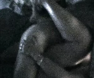 Fata este mulțumită de anilingus și își clipuri sexi rupe fundul.