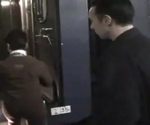 Nu s-a putut masturba pentru a ajunge la orgasm și s-a dus să se mănânce rață cu un vecin. clipuri prno