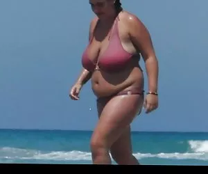 Un om de afaceri Bătrân clipuri porno cu grase l-a adus acasă și i-a tras-o nenorocitului de birou.