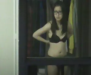 Și-a strâns chiloții pe fata beată și a futut-o. lesbience minuporno