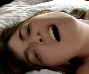 Cât timp ar trebui să rămână virgină? Pune iubitul clipuri porno cu grase în fund!