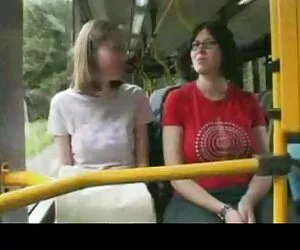 Un om de afaceri de succes este o mireasă luxoasă după o plimbare sex clipuri acasă