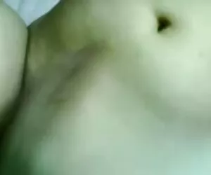 Doi cocoși în același timp au clipuri cu lesbiene pătruns cu ușurință în brunetele unei brunete.