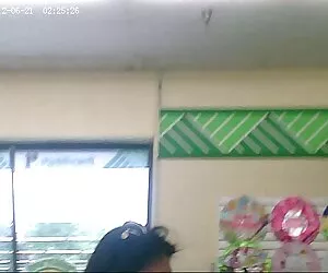 Gospodina a mers în fața soțului clipuri porno cu blonde ei și a supt un cocoș în bucătărie.