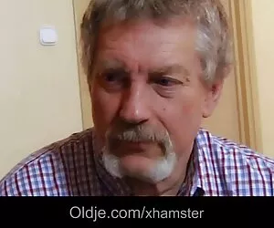 Comando-ul clipuri xxxl a căzut liniștit în casă și s-a futut cu iubitul său.