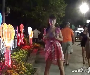 Masajul face ca fiecare femeie clipuri cu lesbiene să știe cum este orgasmul