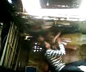 În loc să masați clipuri porno cu negrese o păpușă subțire și bună în ulei